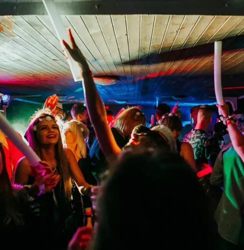 Krakow ÅPEN BAR FESTBÅT + UTELIV Krakow ÅPEN BAR FESTBÅT + UTELIV